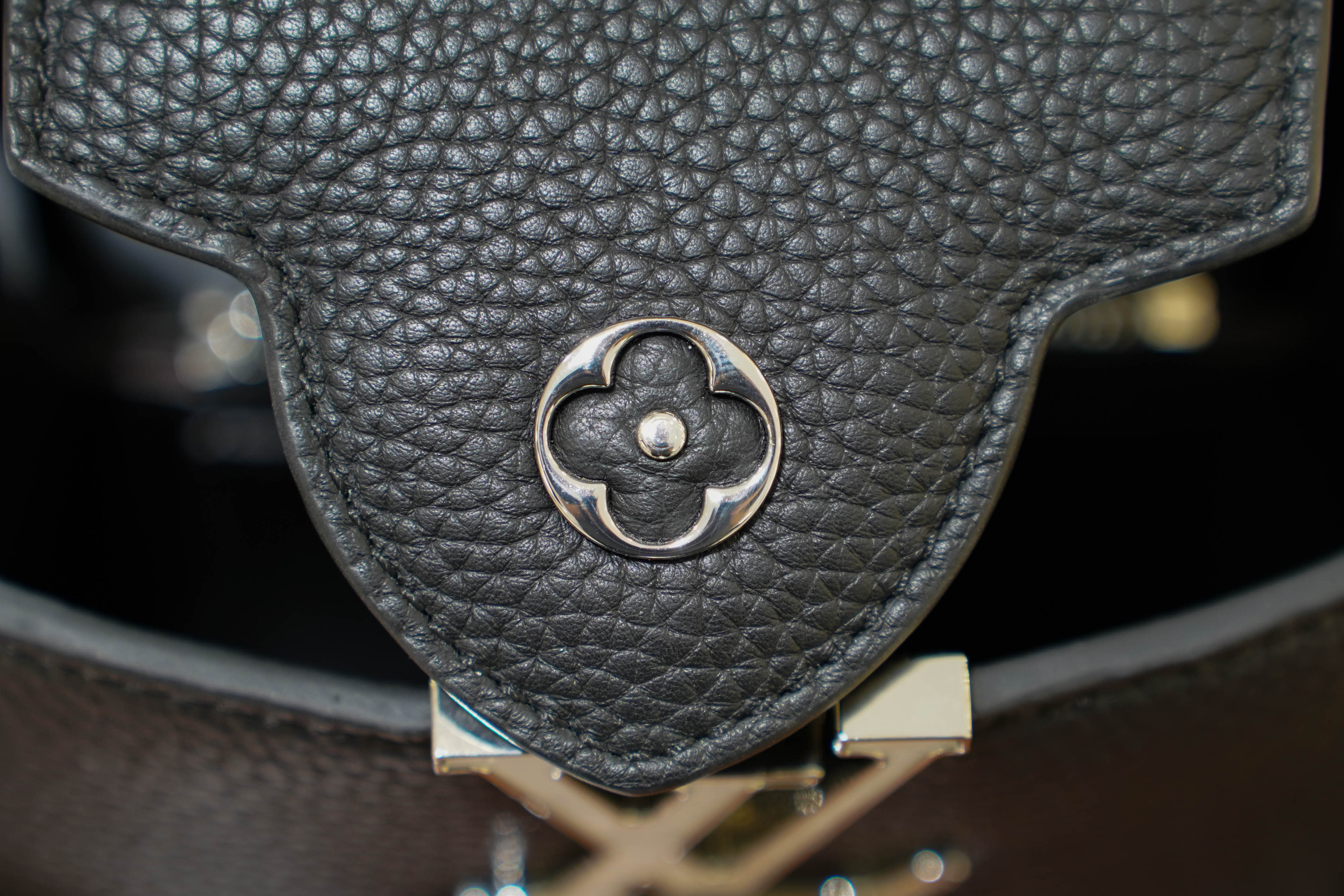 Louis Vuitton | Capucines Medium – Leather – Black – Silver Hardware