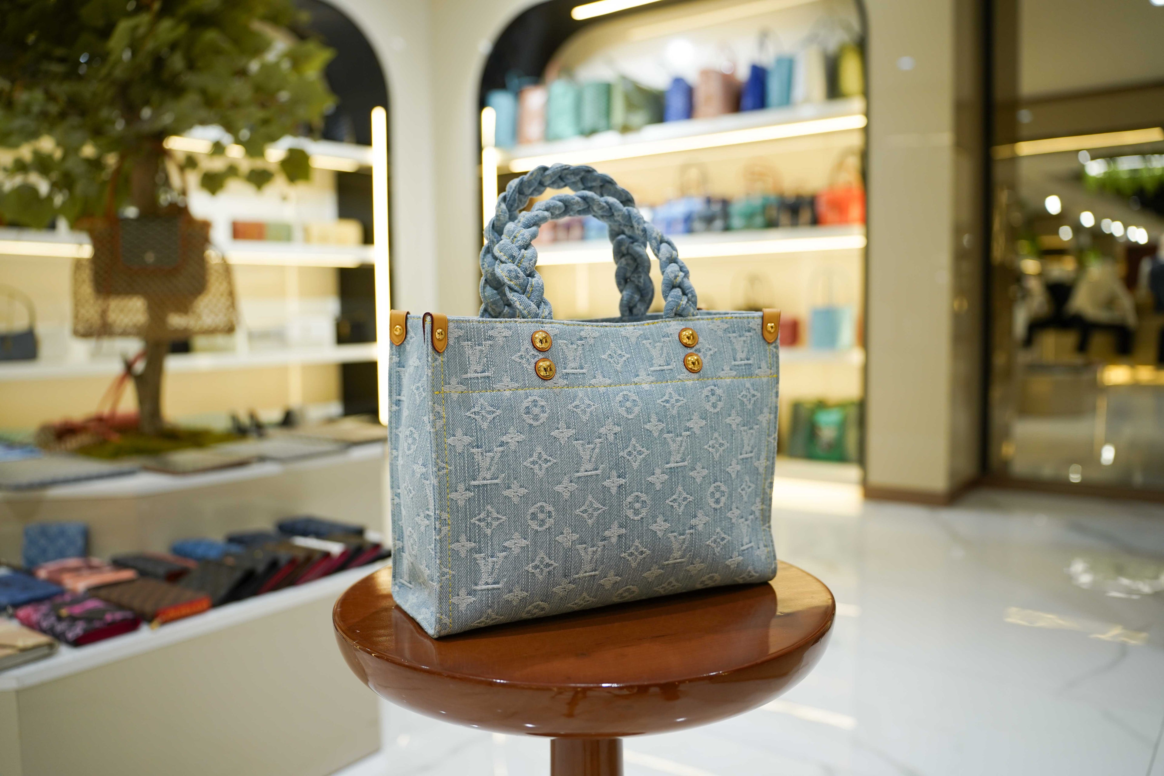 Louis Vuitton | Neverfull – Denim – Blue – Gold Hardware