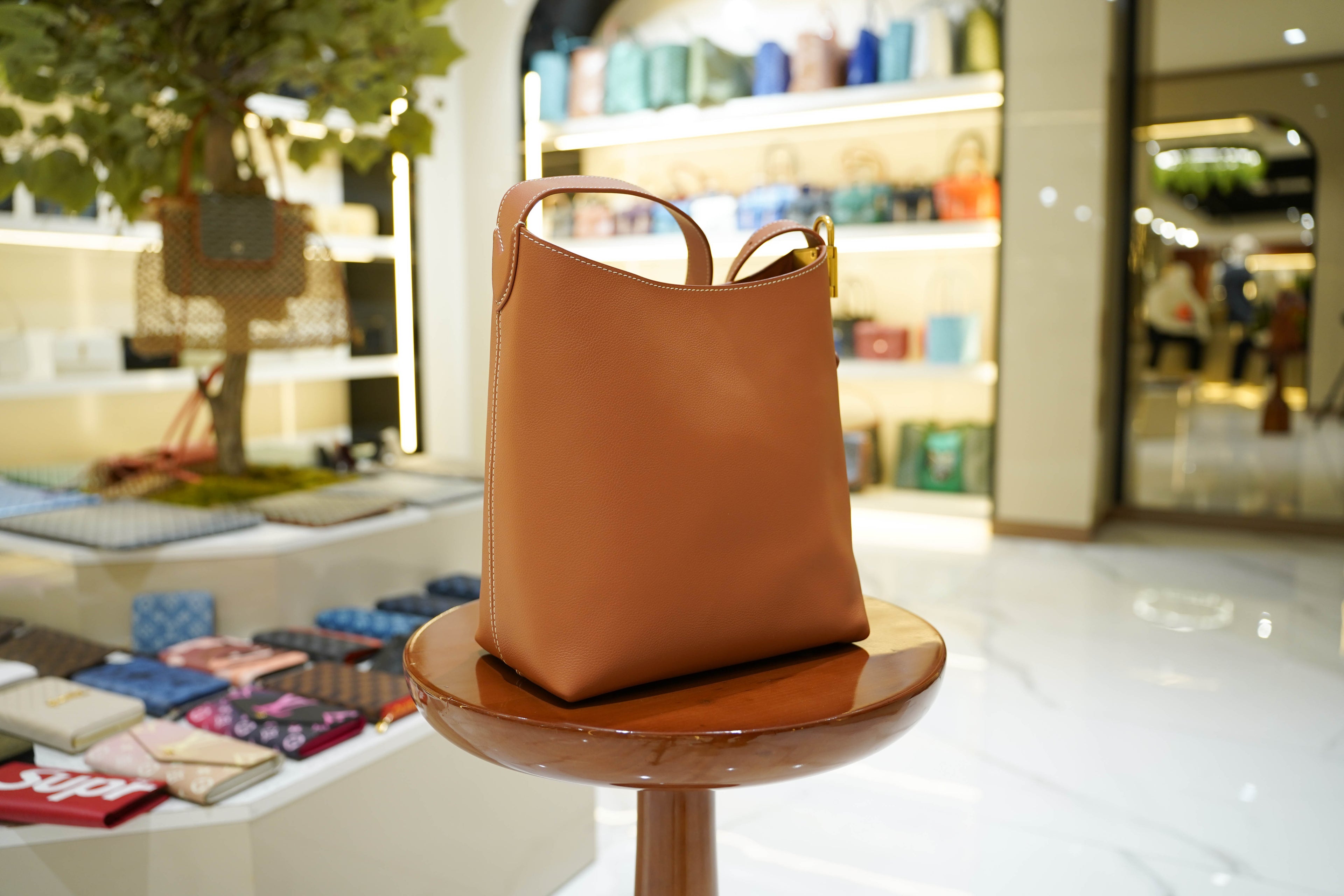 Louis Vuitton | Neverfull – Leather – Brown – Gold Hardware