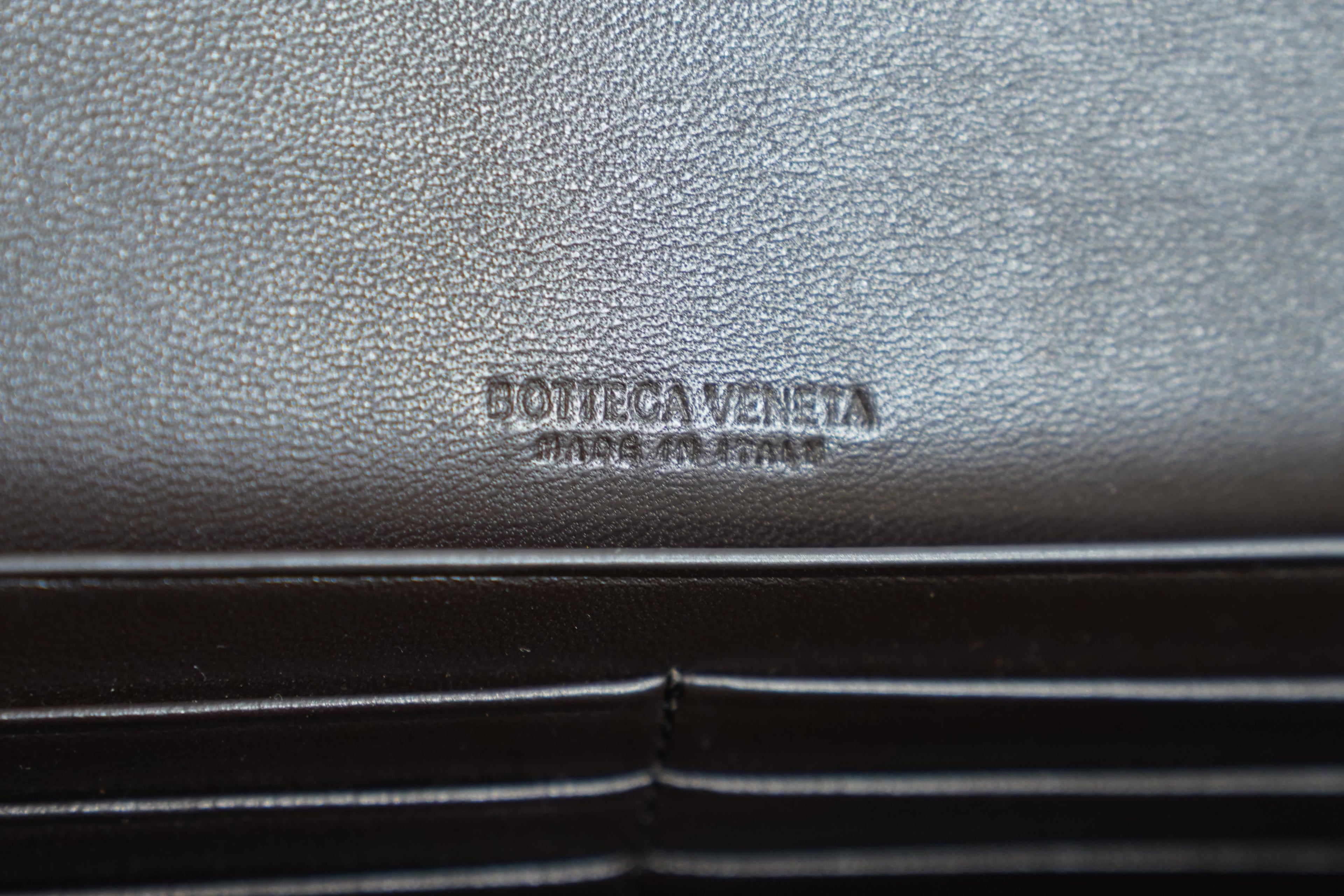 Bottega Veneta | Andiamo Clutch Long – Leather – Black – Gold Hardware