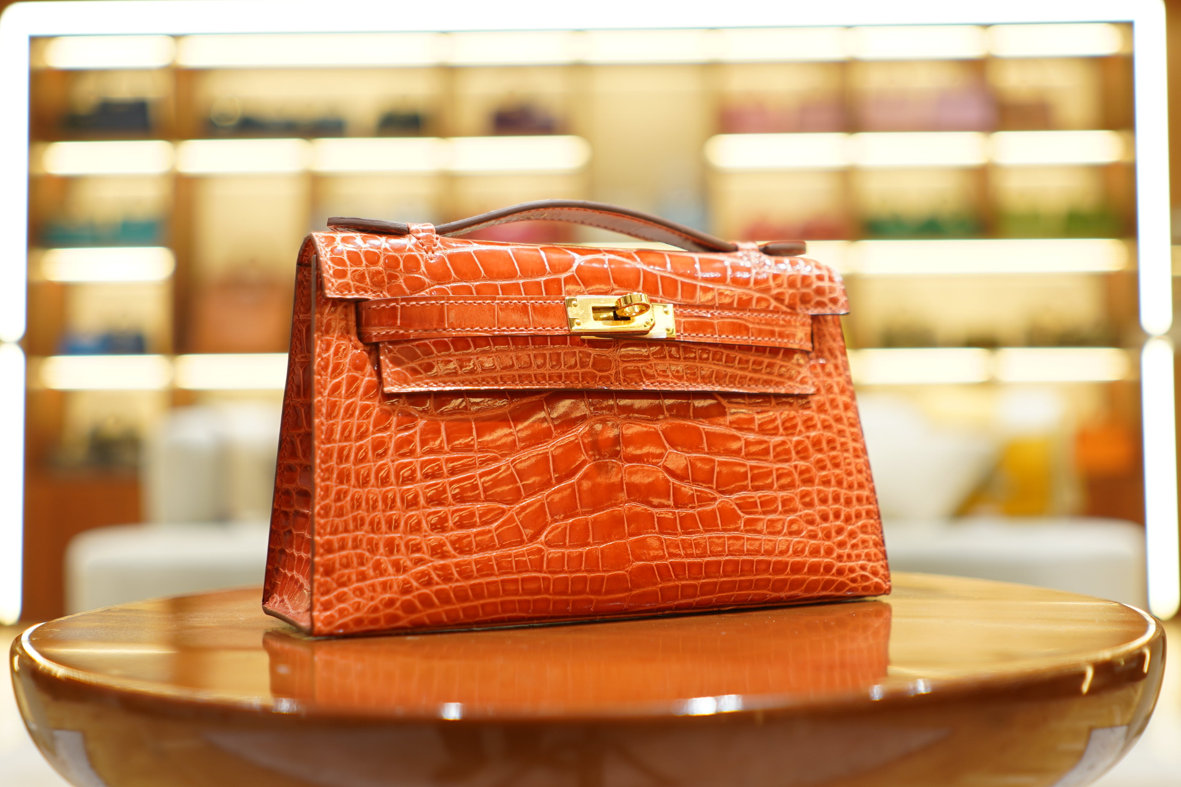 【ほぼ未使用／箱保存袋付】HERMÈS モノトーン グラフィック柄 カチューシャ Hermes | Kelly Pochette – Shiny Crocodile Leather – Orange – Gold