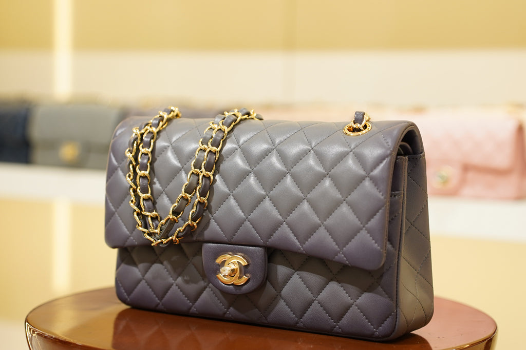 Chanel | Classic Flap Bag – Medium – Lambskin – Grey – Gold Hardware