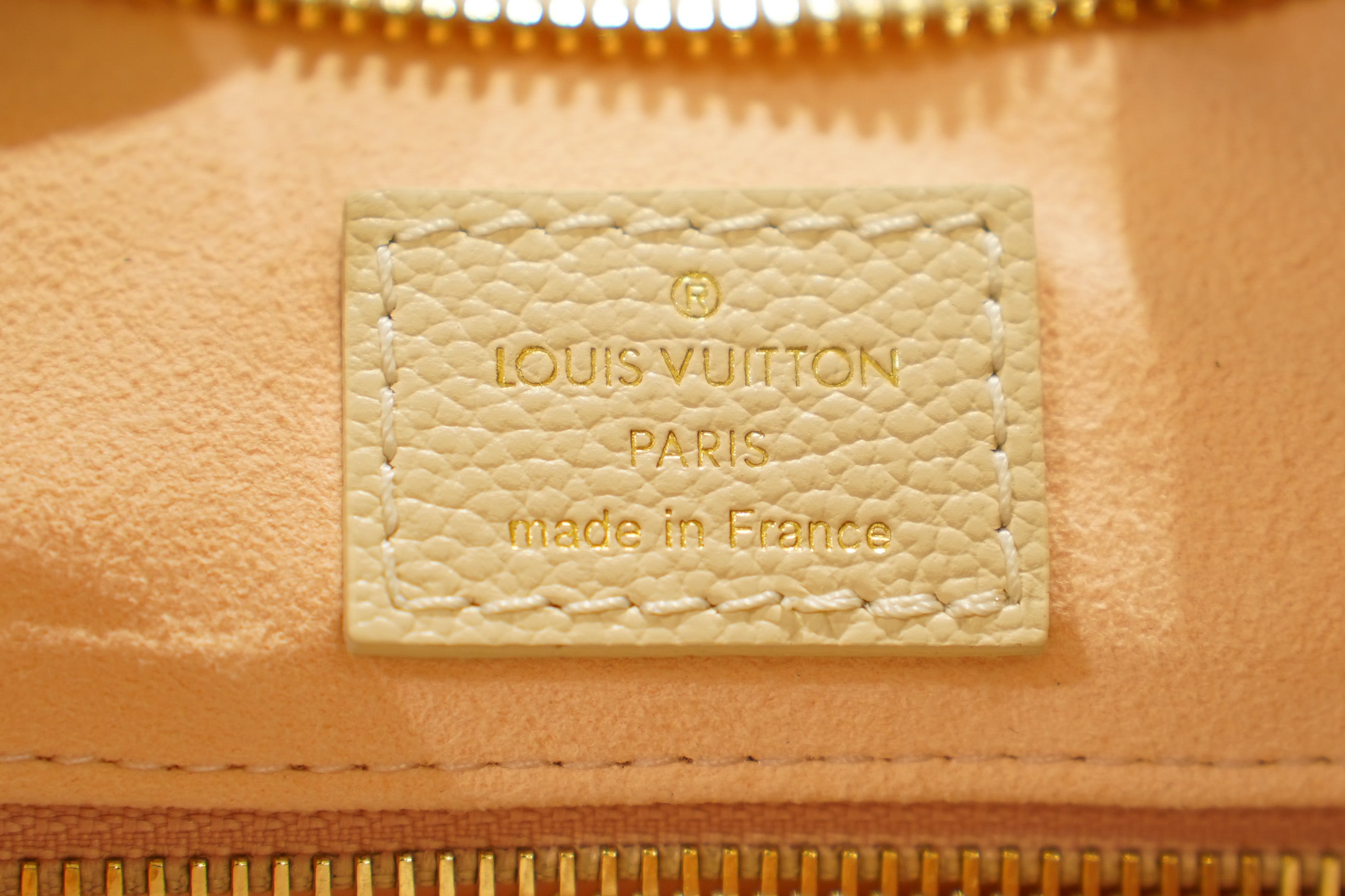 Louis Vuitton | Pochette Metis – Canvas – Cream – Gold Hardware