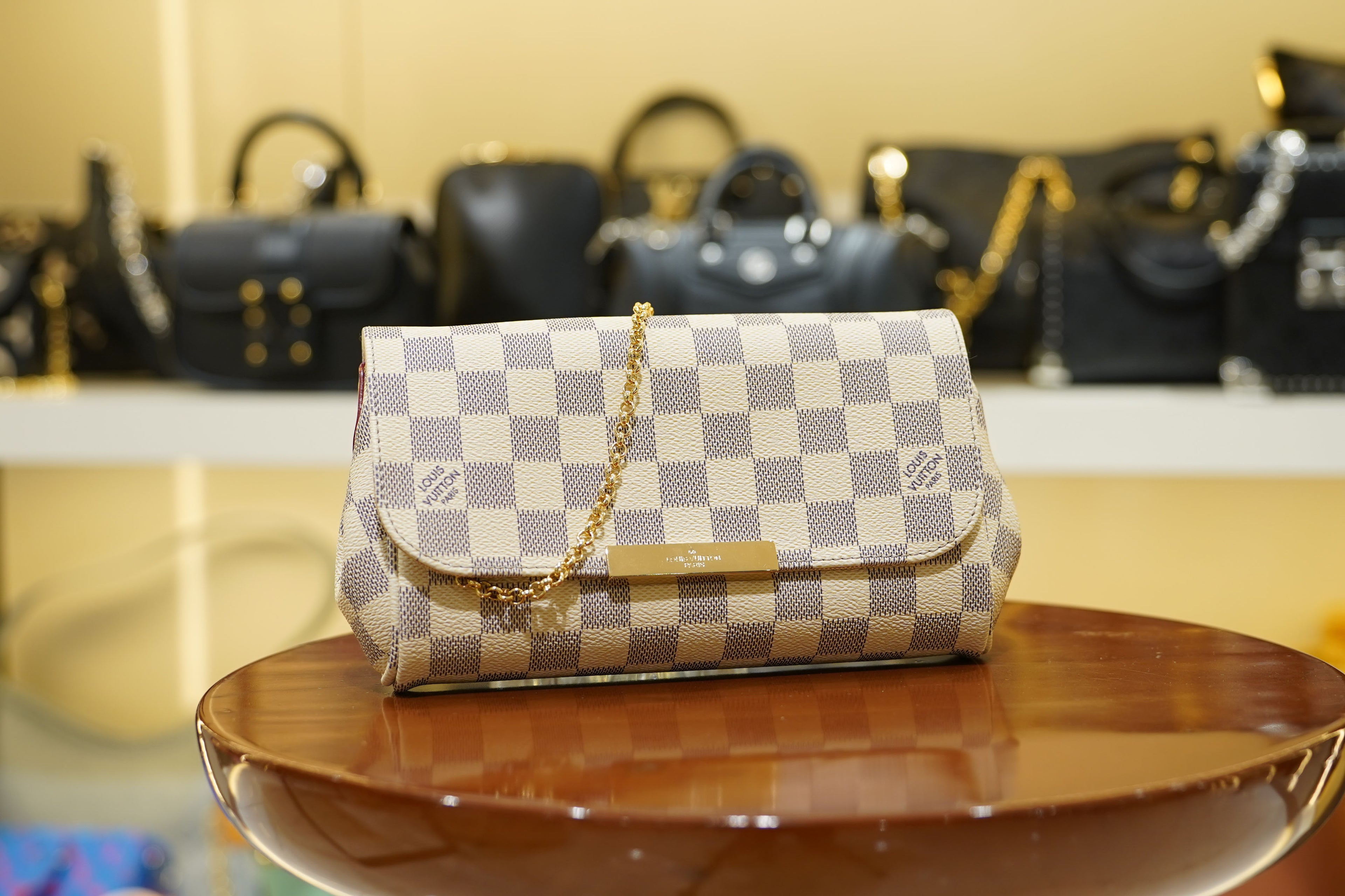 Louis Vuitton | Pochette Métis – Canvas – Damier Azur – Gold Hardware