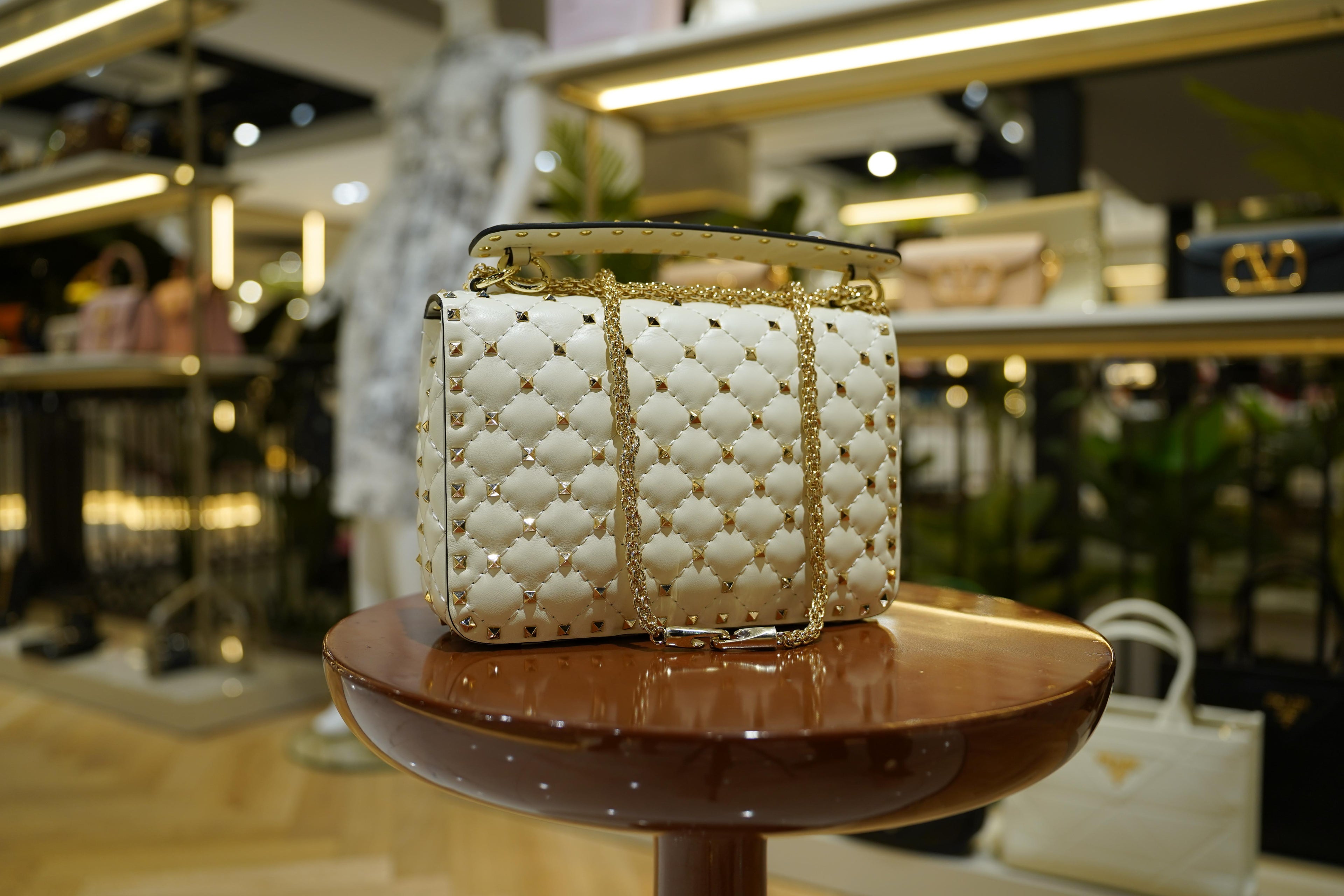 Valentino | Rockstud Spike – Leather – Ivory – Gold Hardware