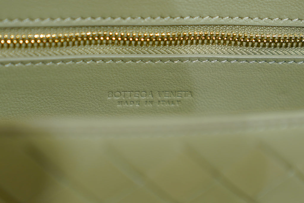 Bottega Veneta | Andiamo-Clutch – Leather – Verde Oliva – Gold Hardware