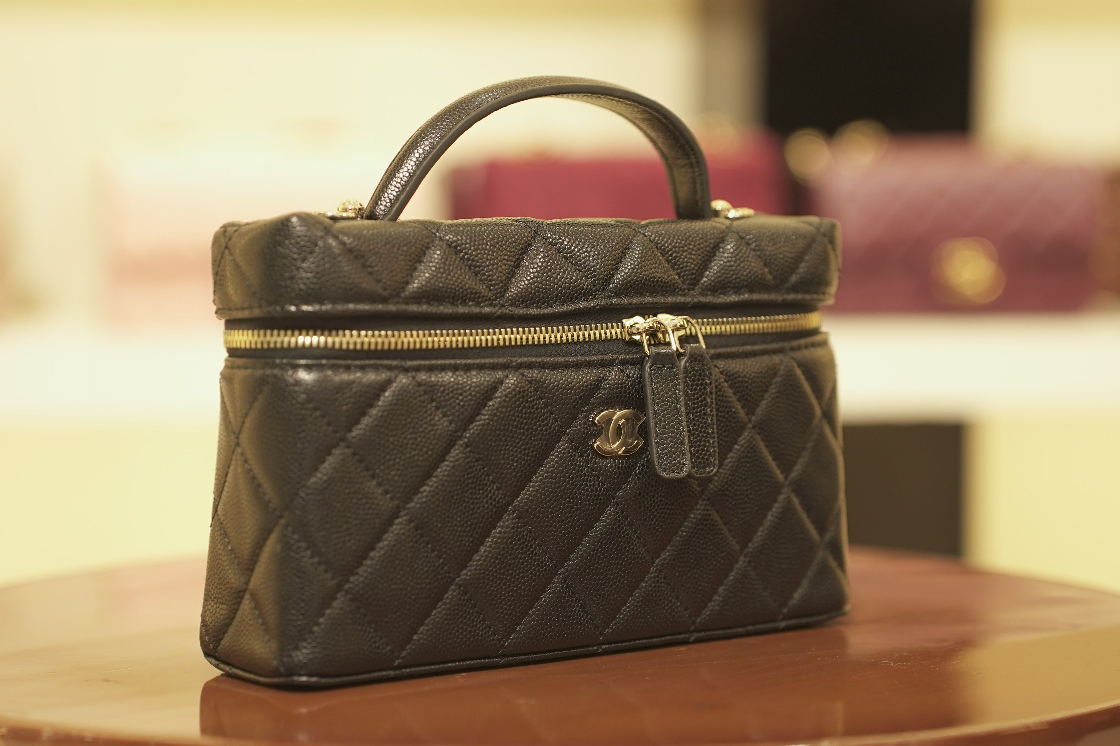 Chanel | Vanity Medium – Caviar Leather – Black – Gold Hardware