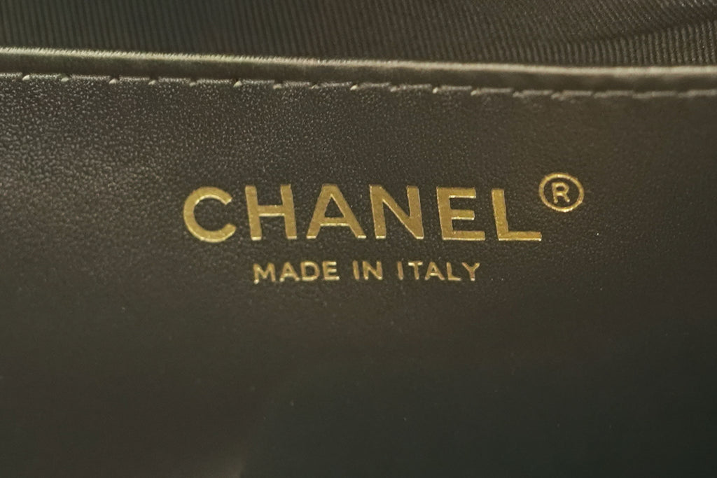 Chanel | Hobo Bag – Lambskin – Black – Gold Hardware