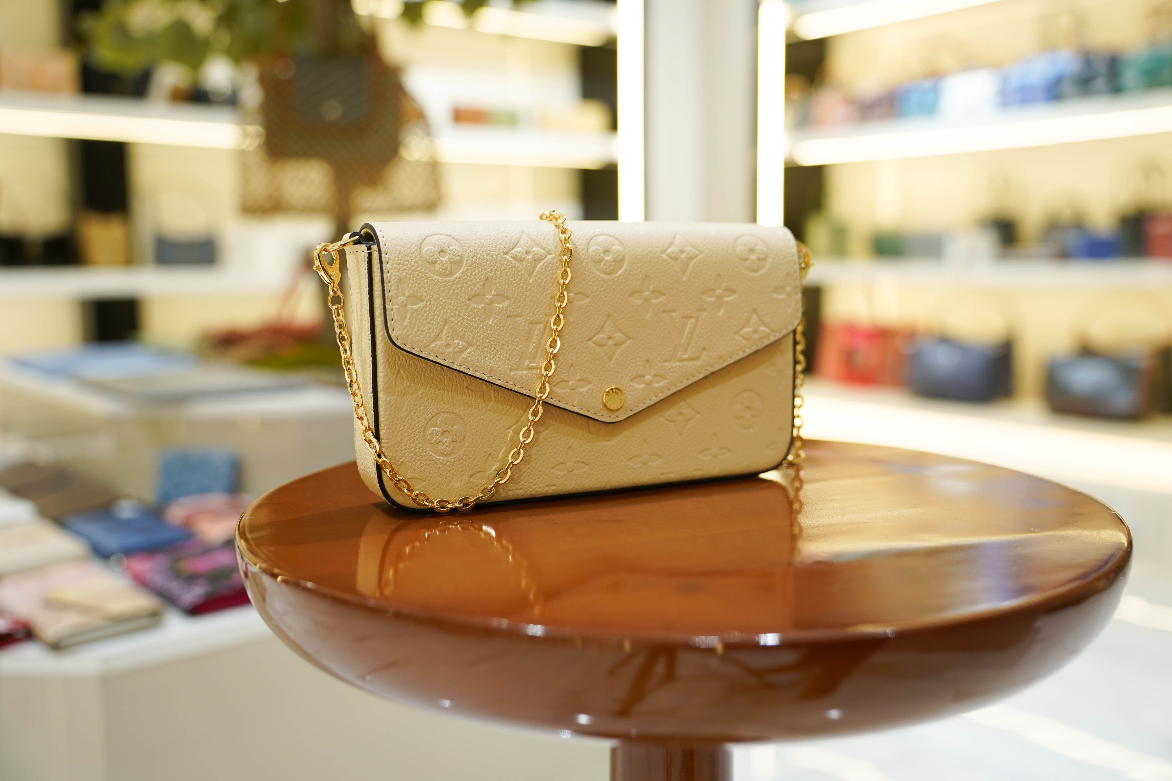 Louis Vuitton | Pochette Metis – Monogram Empreinte – Cream – Gold Hardware