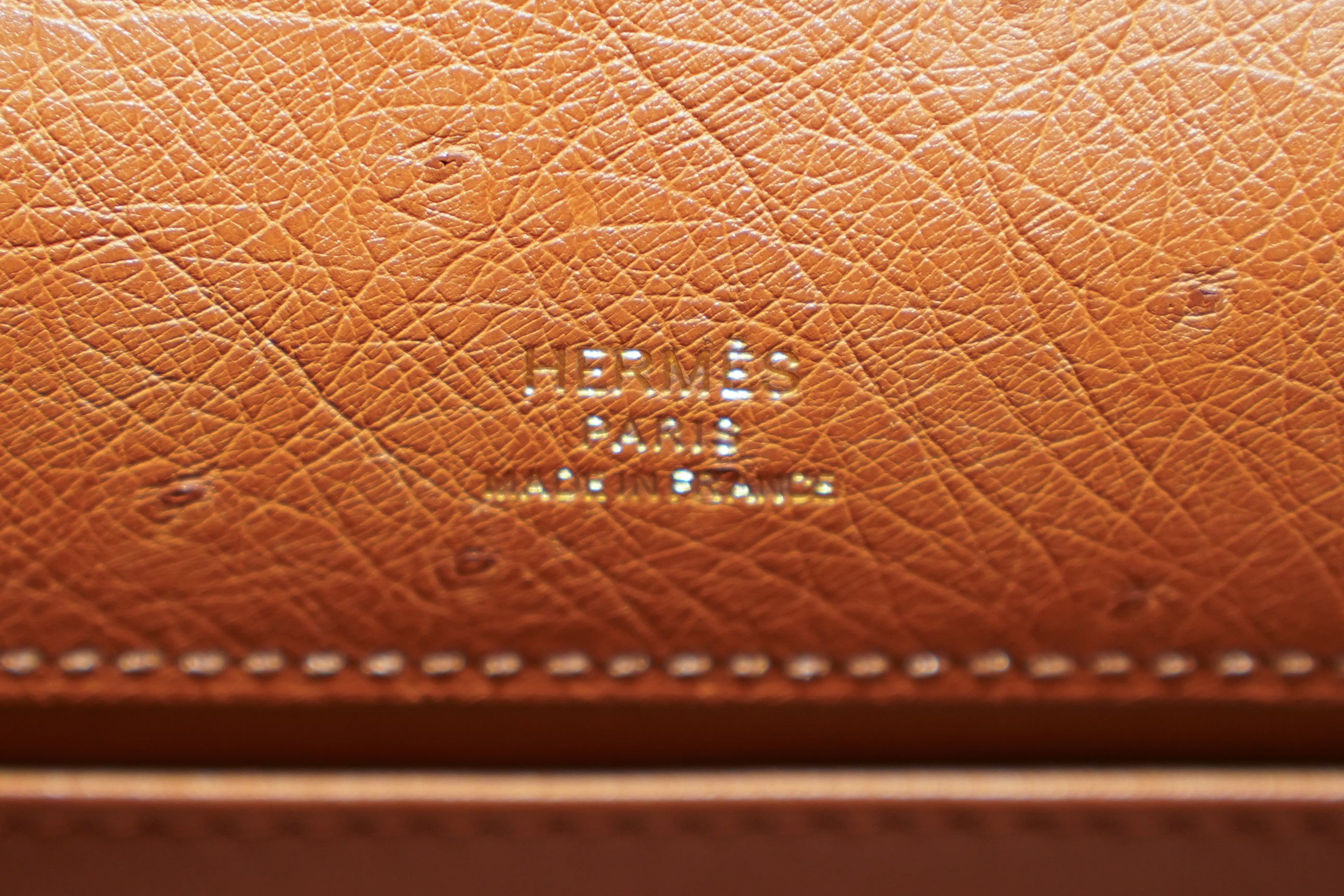 Hermes | Kelly Pochette – Ostrich Leather – Tan – Gold Hardware
