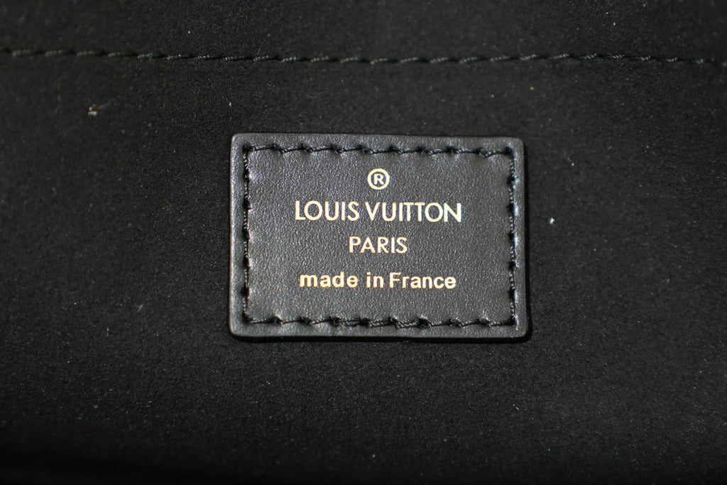 Louis Vuitton | Capucines – Leather – Black – Gold Hardware