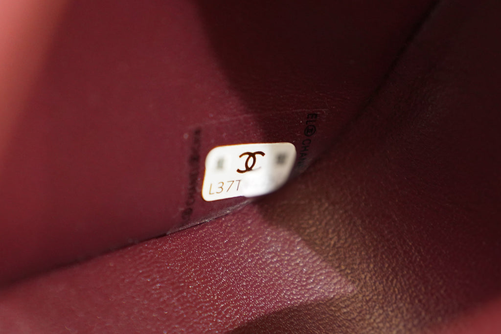 Chanel | Sac Classic Flap – Moyen – Cuir – Bourgogne – Quincaillerie Dorée