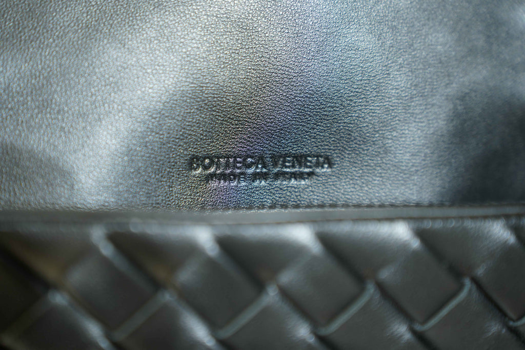 Bottega Veneta | Cobble-Messenger – Leather – Black – Gold Hardware