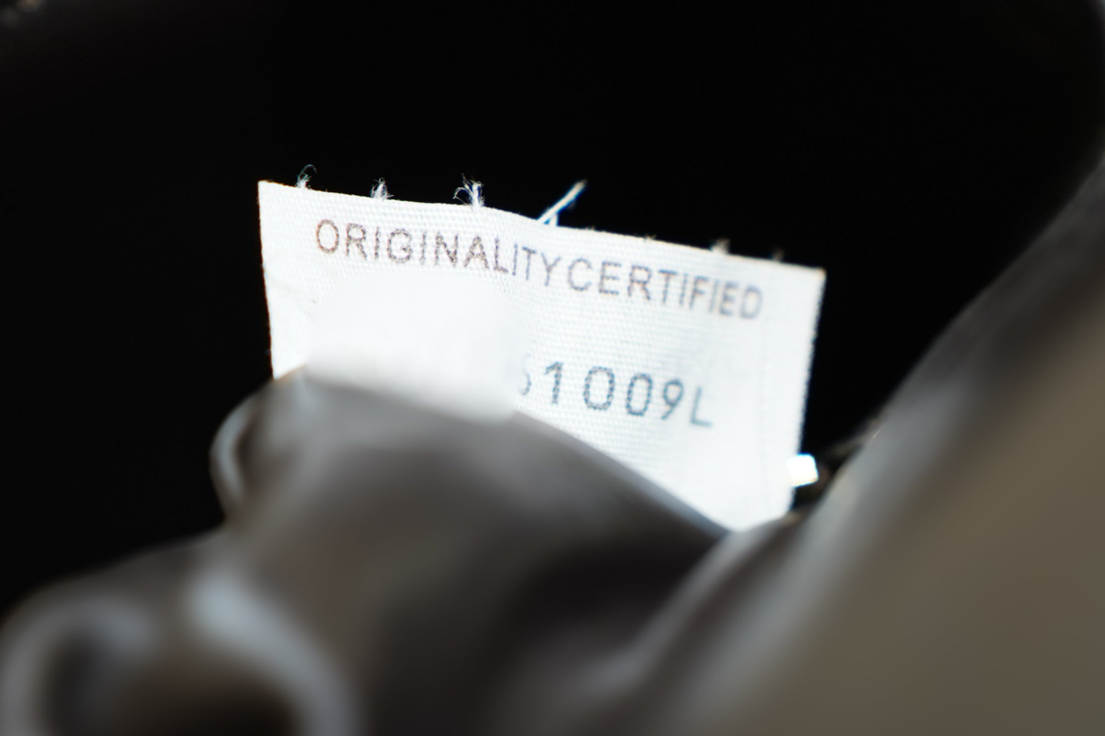 Bottega Veneta | Andiamo-Clutch – Leather – Black – Gold Hardware