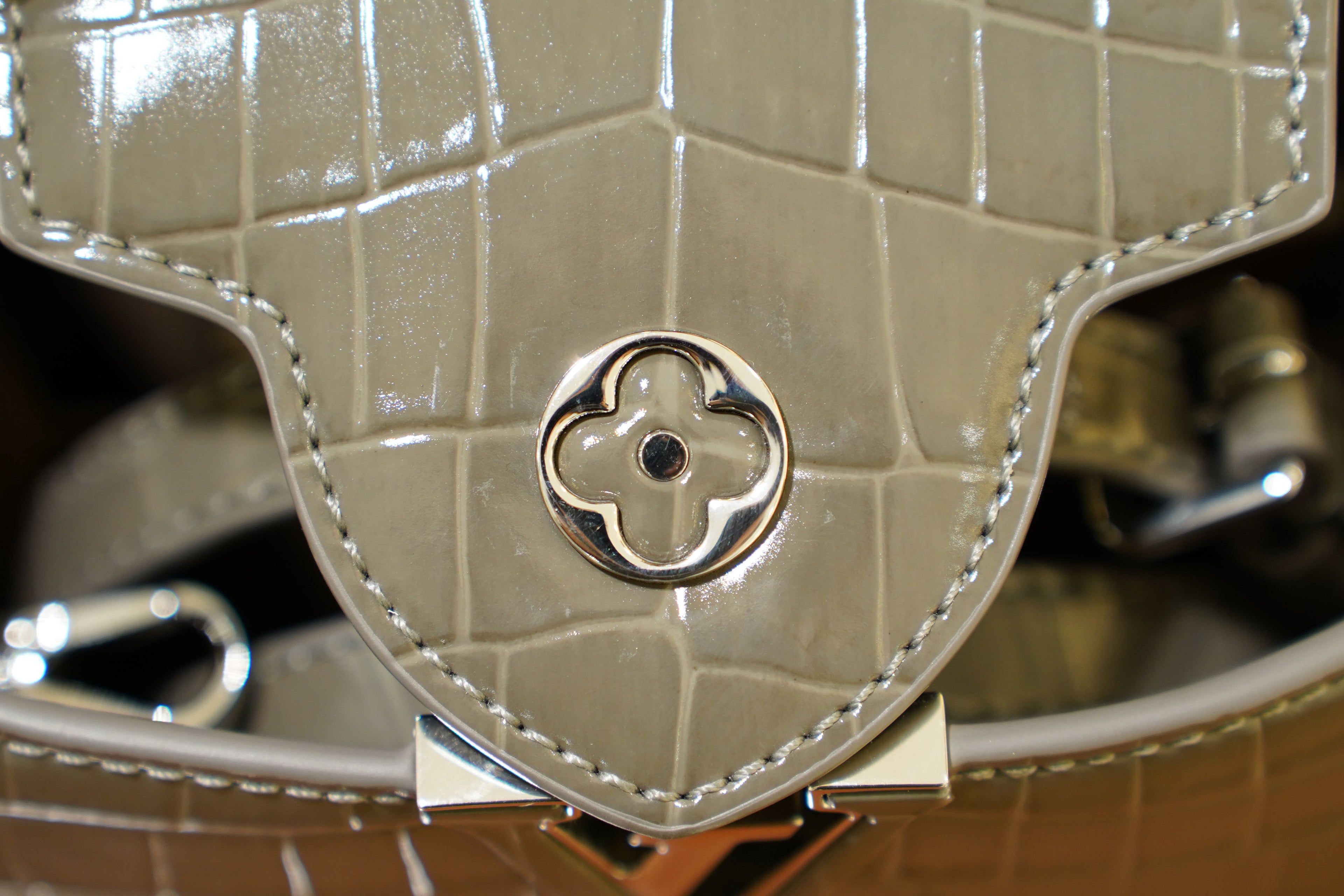 Louis Vuitton | Capucines Medium – Leather – Grey – Silver Hardware