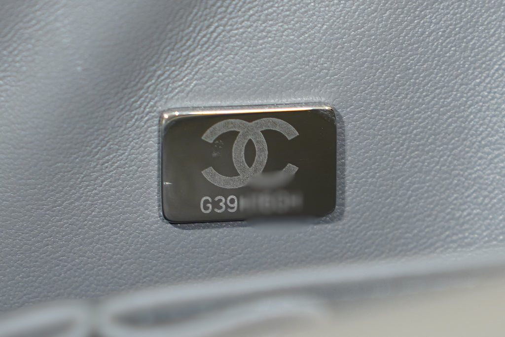 Chanel | Classic Flap Bag – Medium – Lambskin – Gray – Silver Hardware