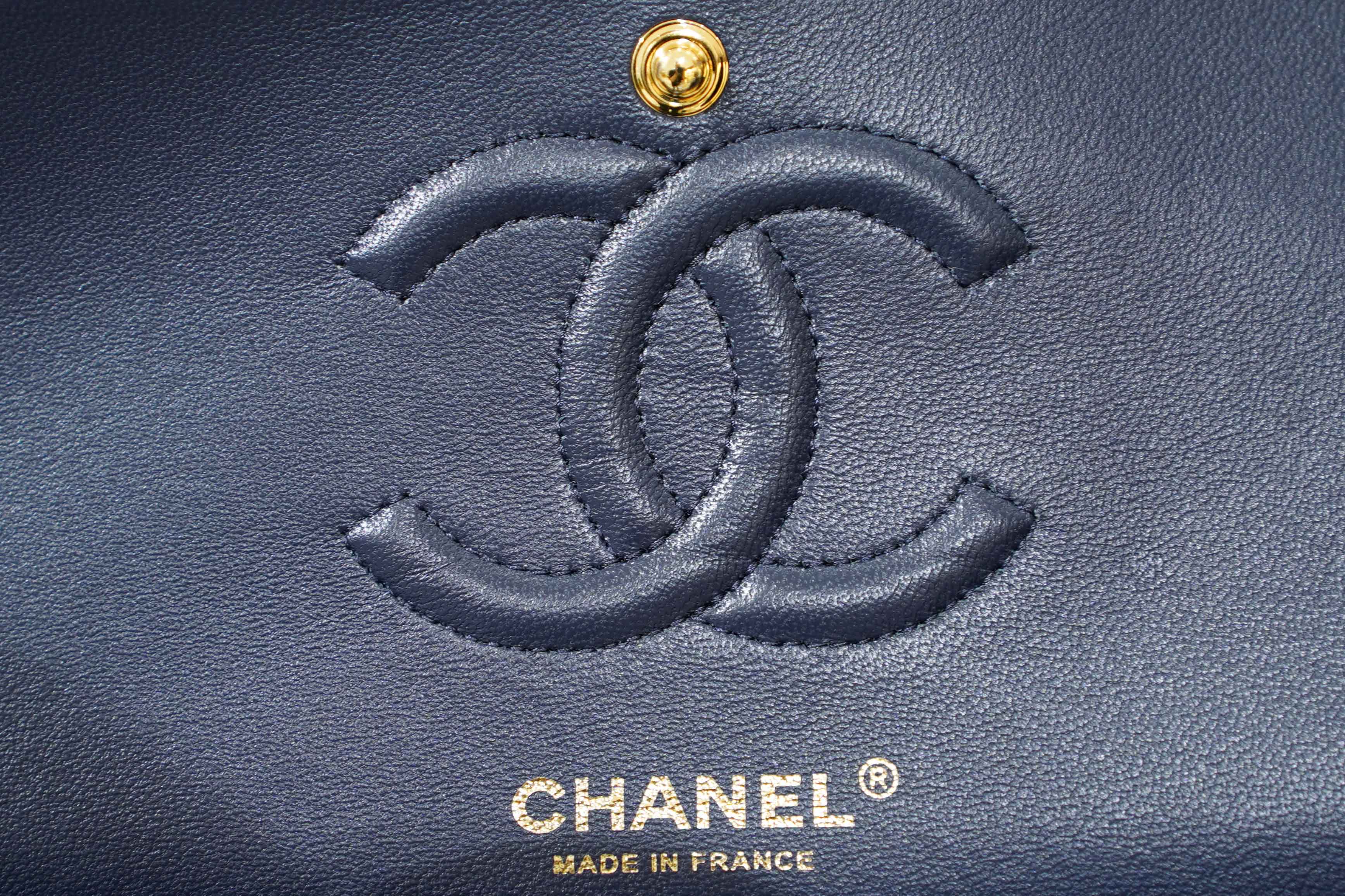 Chanel | Classic Flap Bag – Medium – Lambskin – Navy Blue – Gold Hardware