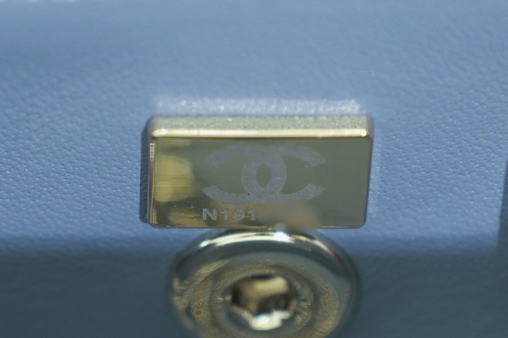 Chanel | Box Bag – Medium – Lambskin – Blue – Gold Hardware