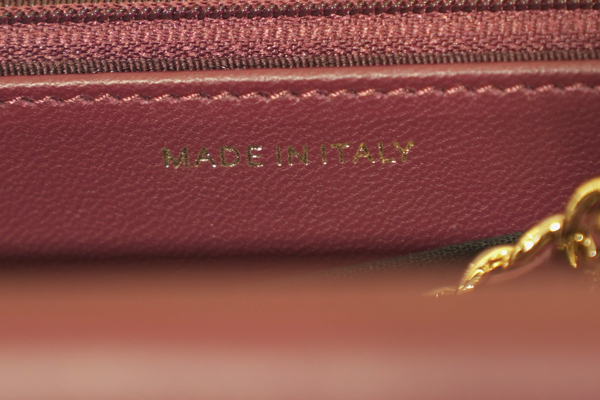 Chanel | Wallet on Chain – Lambskin – Burgundy – Gold Hardware