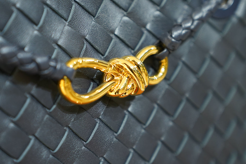 Bottega Veneta | Andiamo – Intrecciato – Nero – Gold Hardware