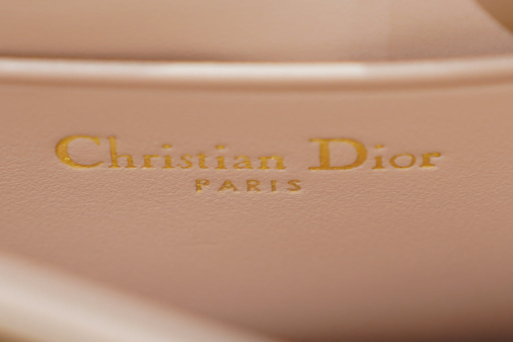 ديور | حقيبتي الصغيرة من ديور - جلد الحمل - بودرة وردية - إكسسوارات ذهبية