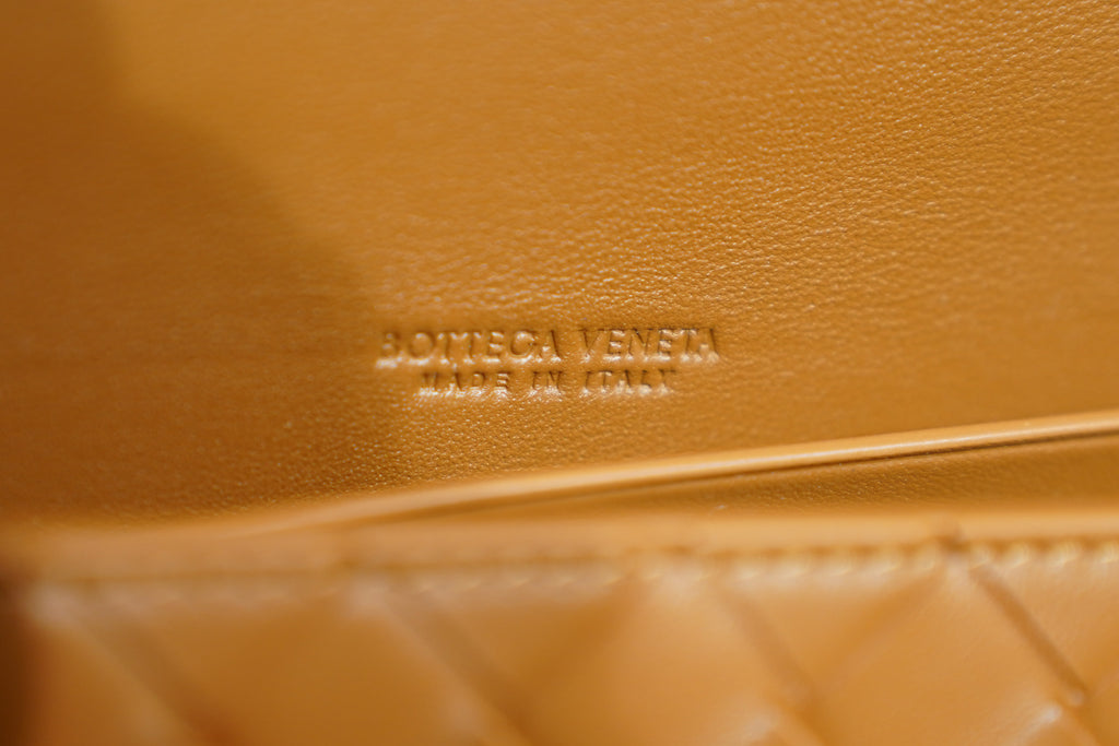 Bottega Veneta | Andiamo Clutch Long – Leather – Caramel – Gold Hardware