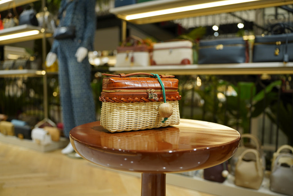 Loro Piana | Extra-Pocket-L19 – Wicker – Natural – Gold Hardware
