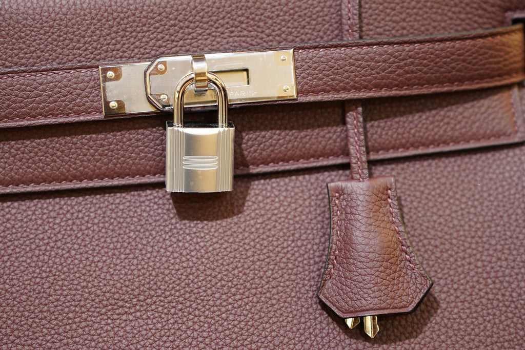 Hermes | Kelly 28 – Togo – Cassis – Palladium-Beschläge