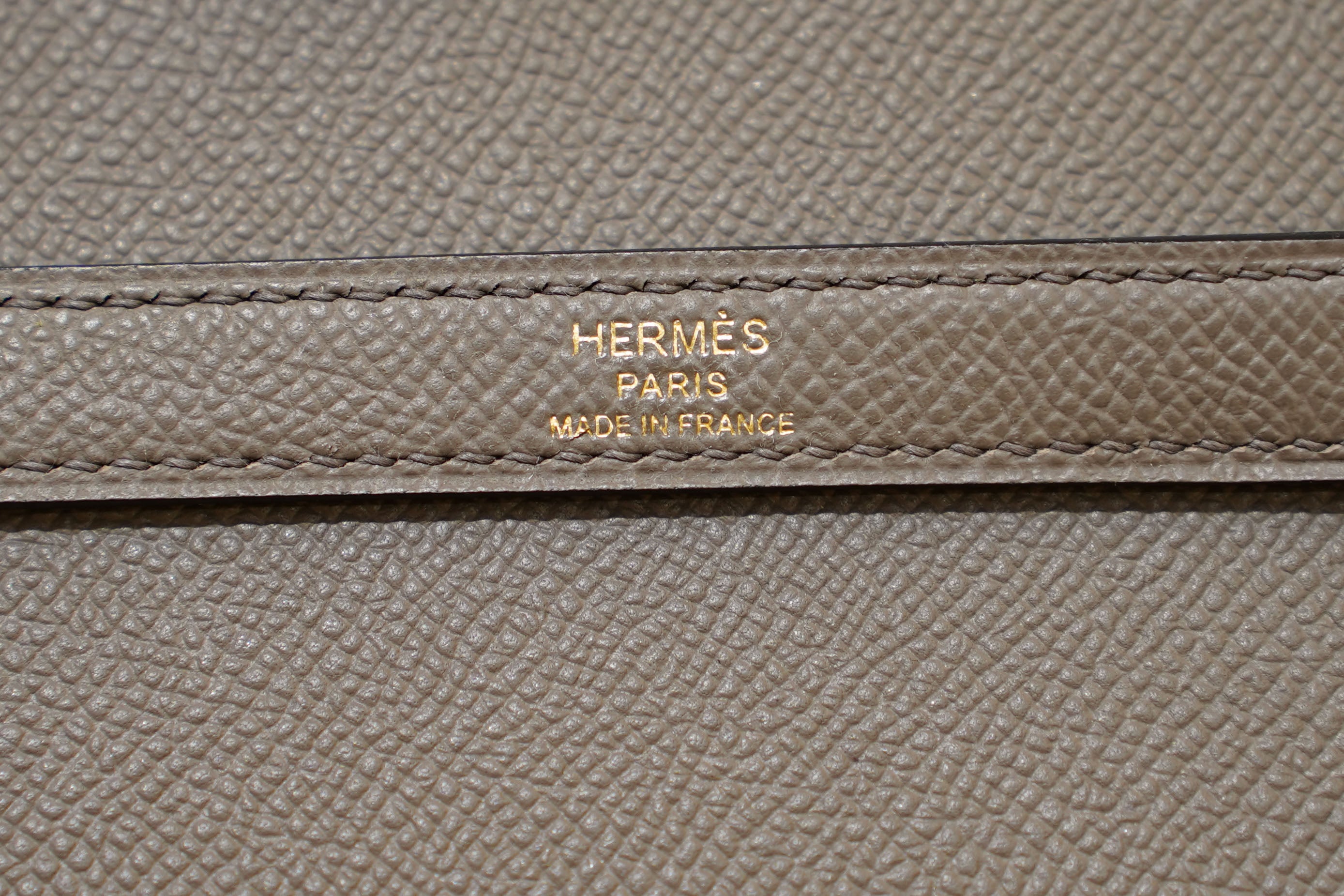 Hermes | Kelly 28 – Togo – Grau – Goldene Hardware