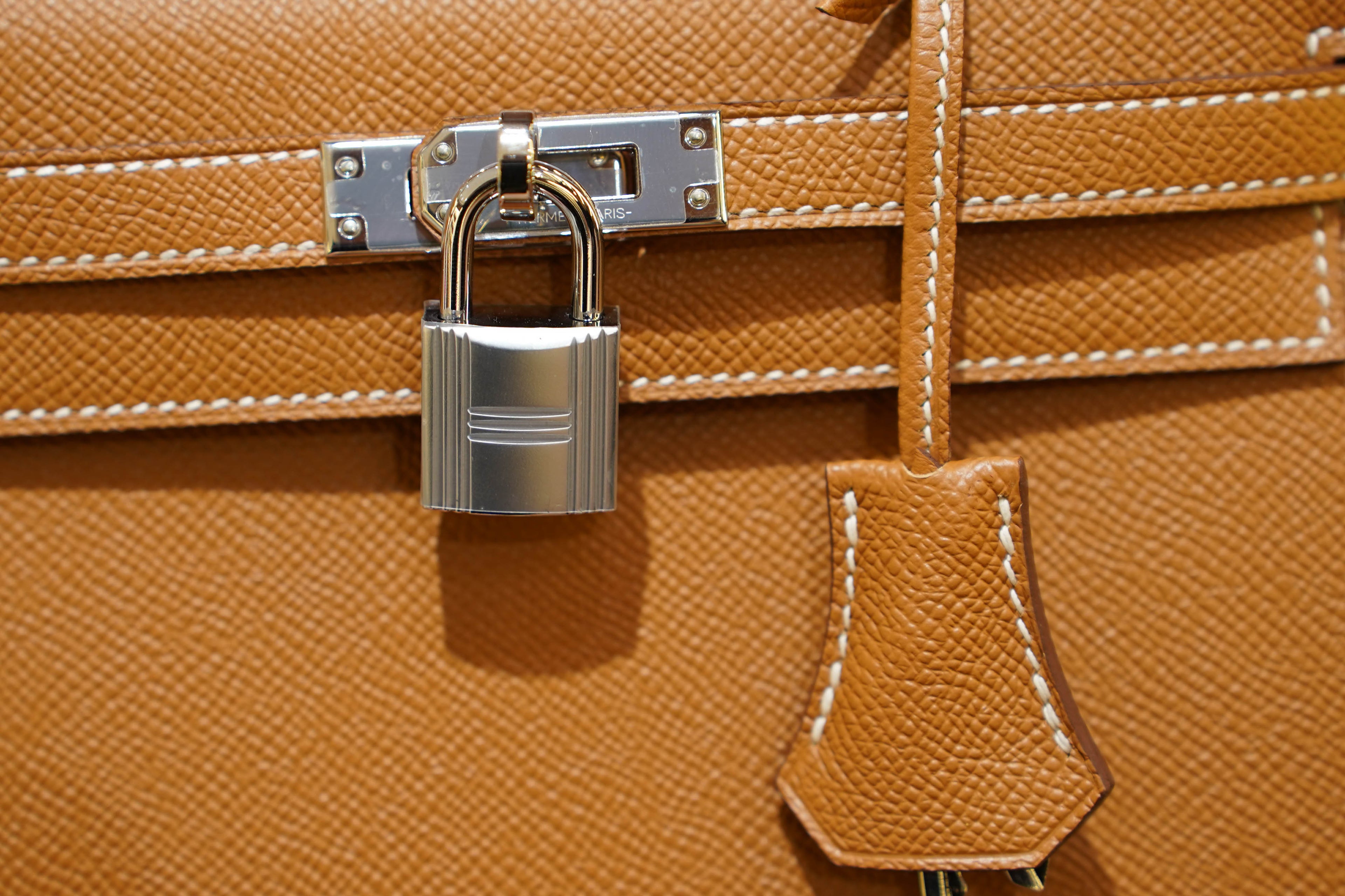 Hermes | Kelly 25 – Retourne – Togo – Gold – Palladium Hardware