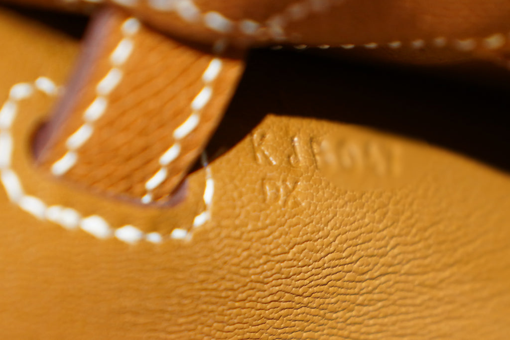 Hermes | Kelly 28 – Retourne – Togo – Gold – Palladium Hardware