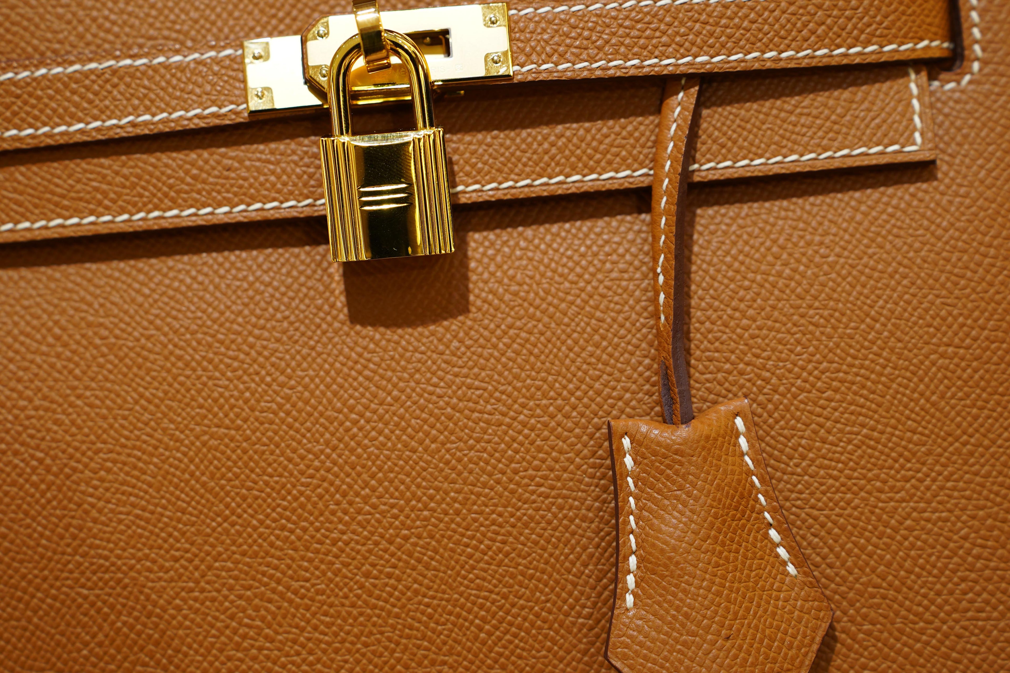 Hermes | Kelly 28 – Retourne – Togo – Gold – Palladium Hardware